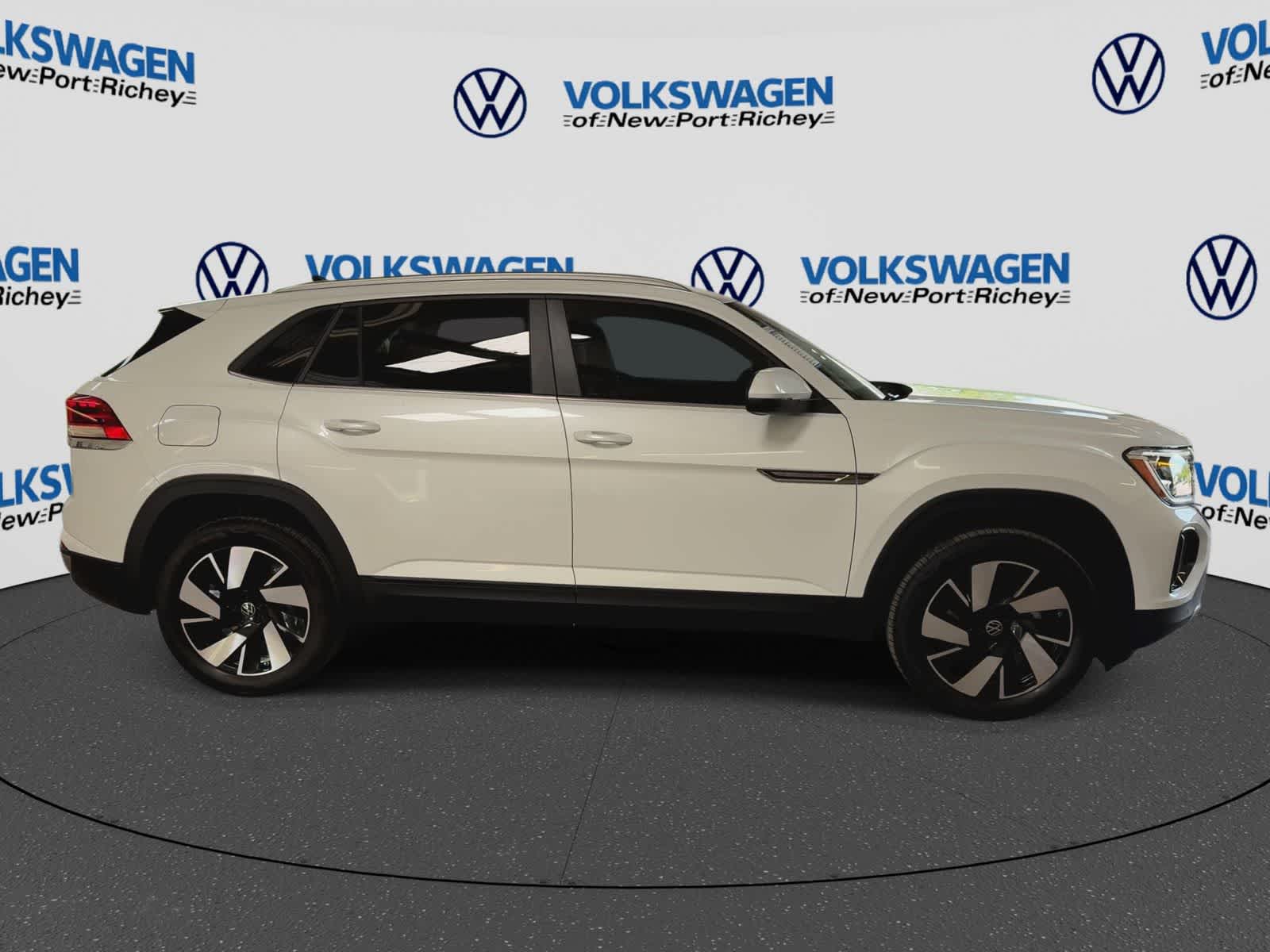 2026 Volkswagen Atlas Cross Sport 2.0T SE con tecnología
