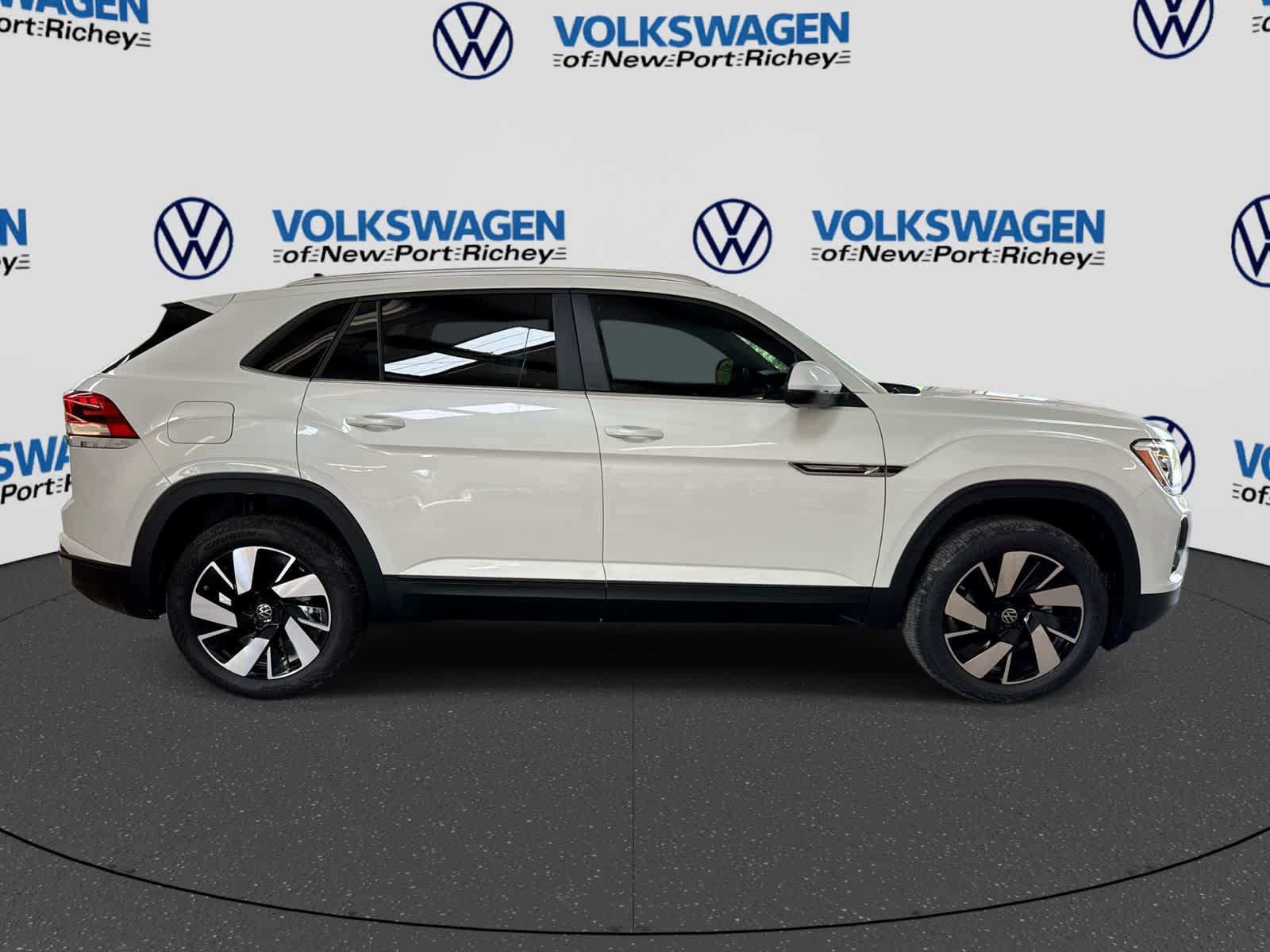 2026 Volkswagen Atlas Cross Sport 2.0T SE con tecnología