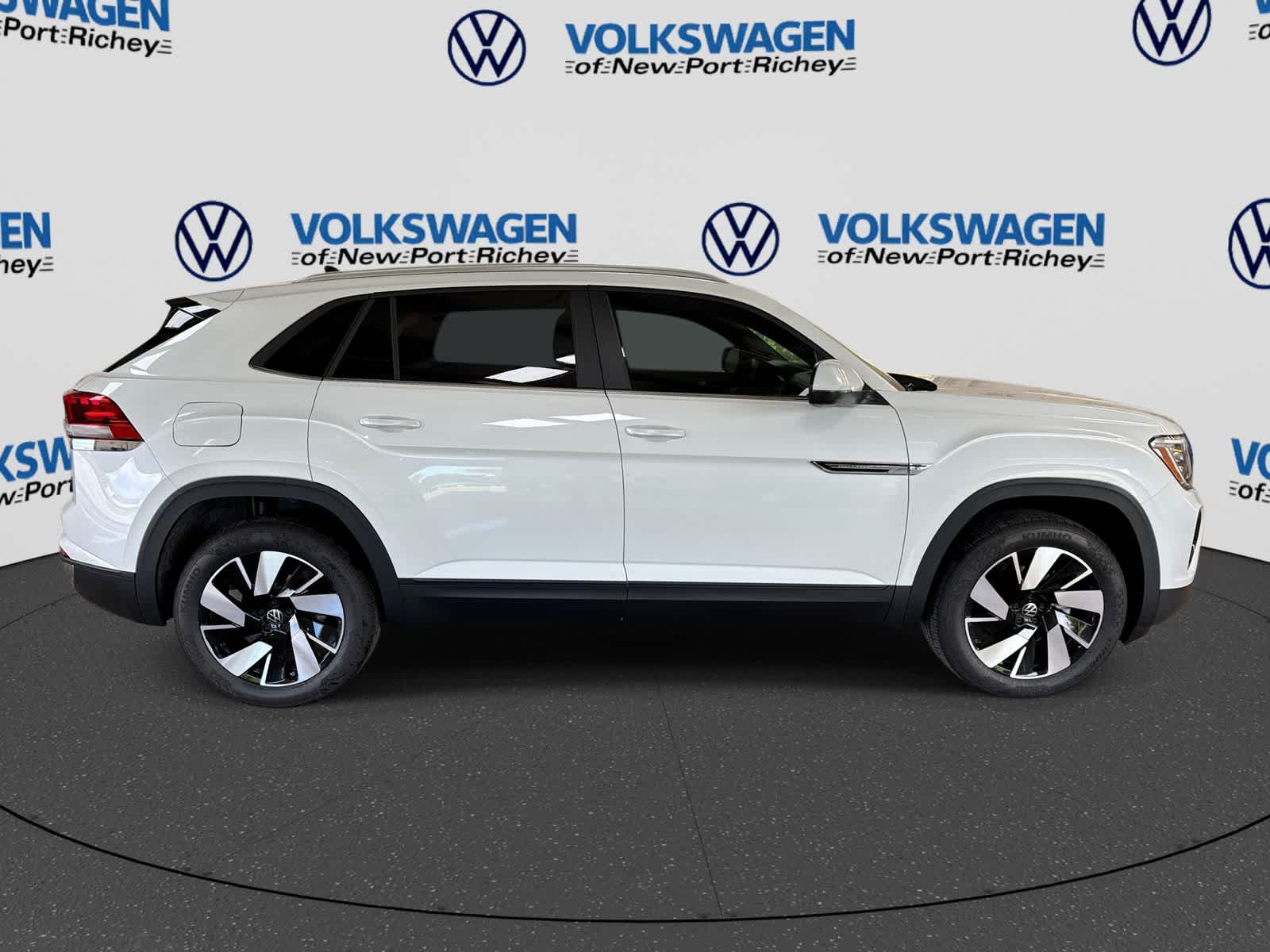 2026 Volkswagen Atlas Cross Sport 2.0T SE con tecnología