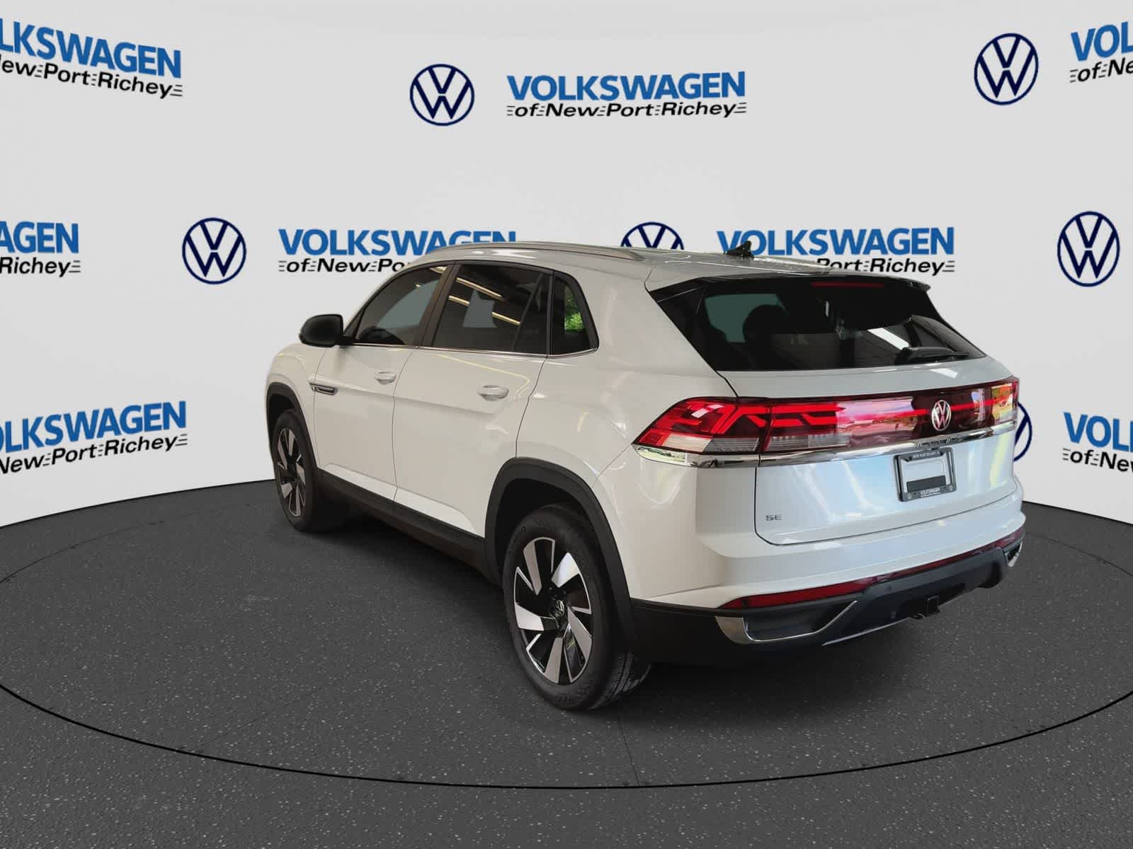 2026 Volkswagen Atlas Cross Sport 2.0T SE con tecnología