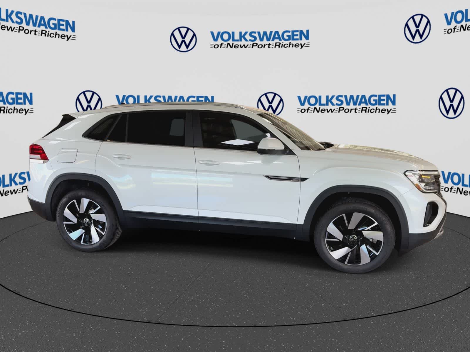 2026 Volkswagen Atlas Cross Sport 2.0T SE con tecnología