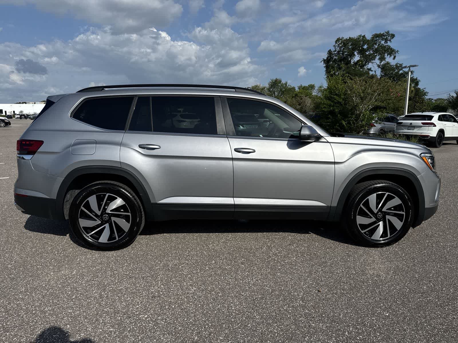 Volkswagen Atlas 2.0T SE con tecnología 2026