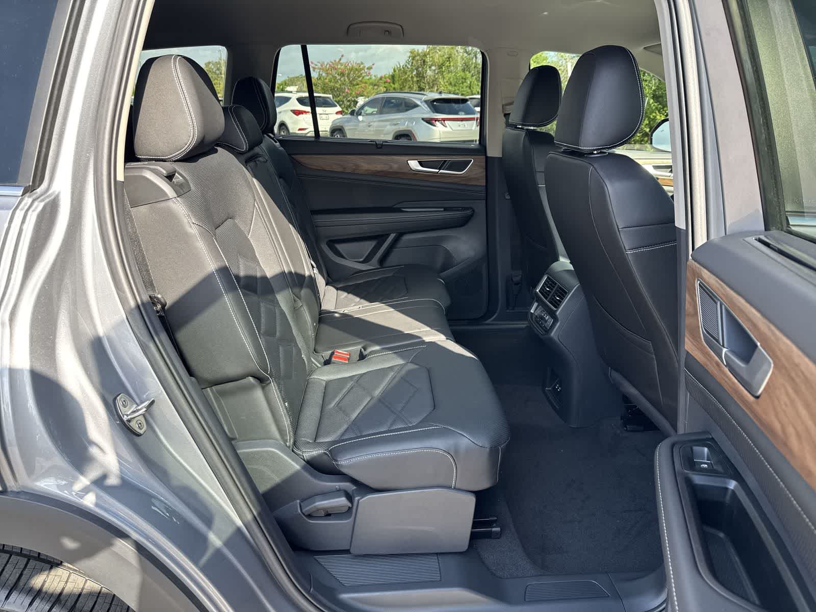 Volkswagen Atlas 2.0T SE con tecnología 2026