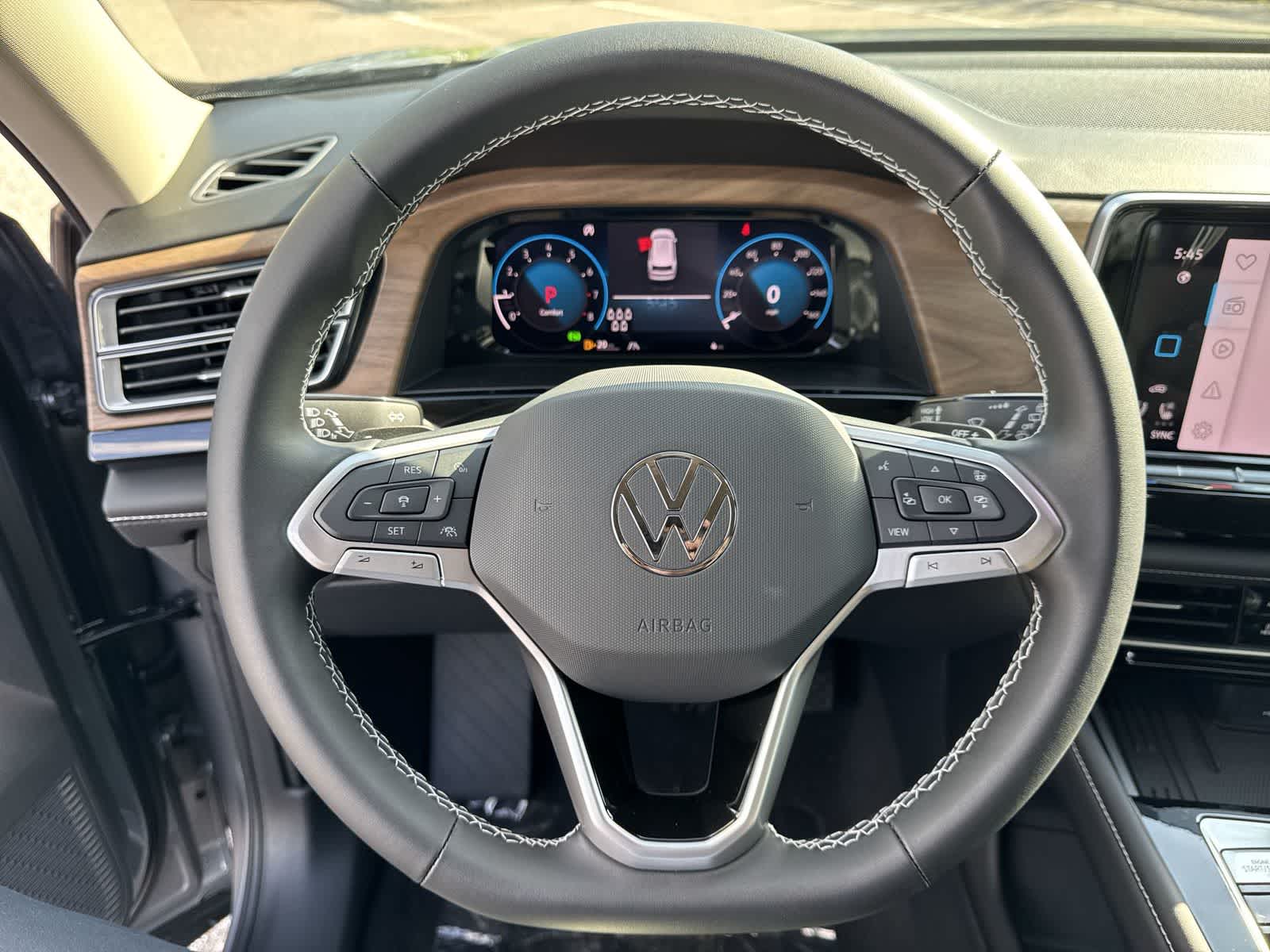 Volkswagen Atlas 2.0T SE con tecnología 2026