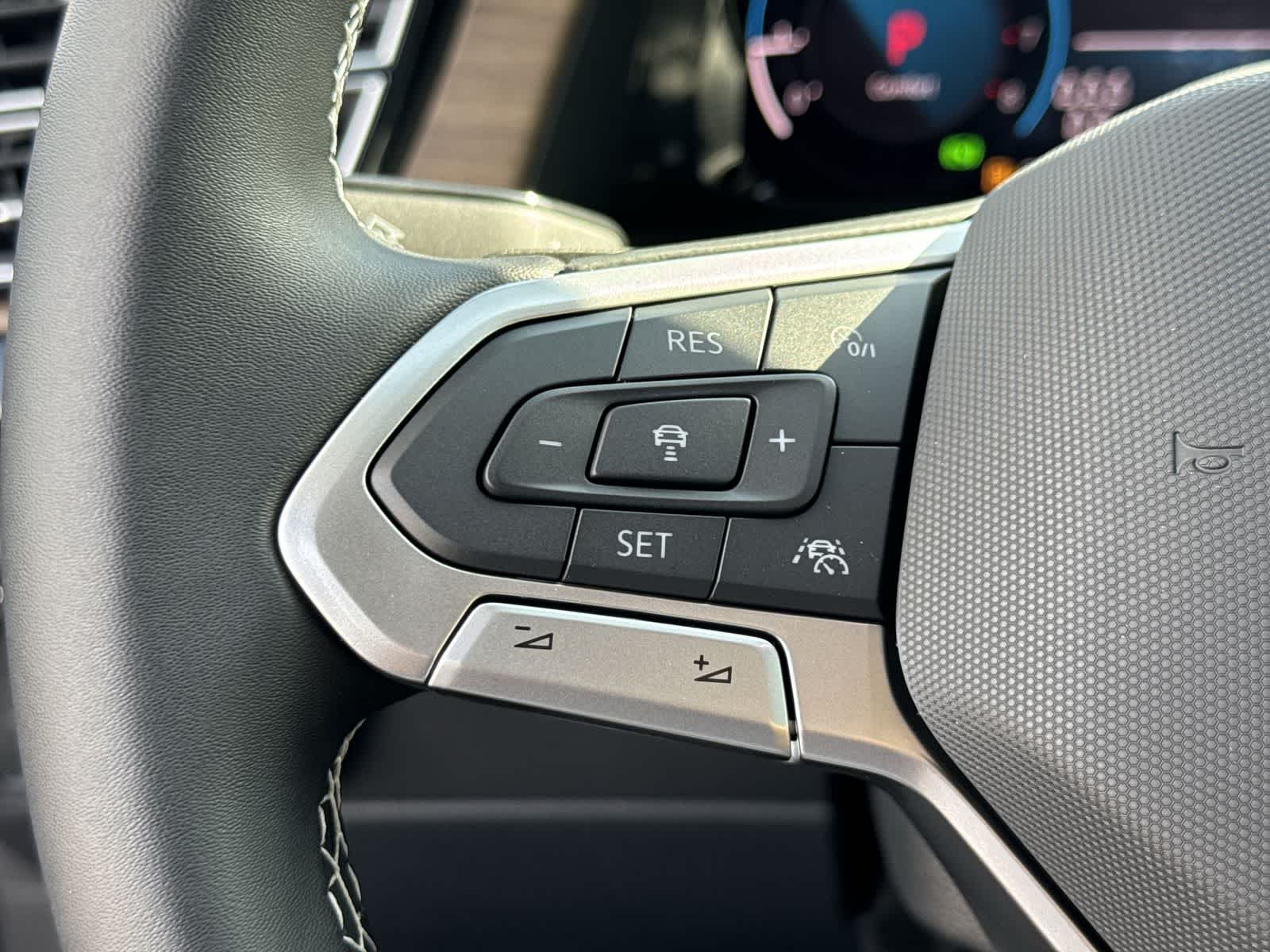 Volkswagen Atlas 2.0T SE con tecnología 2026