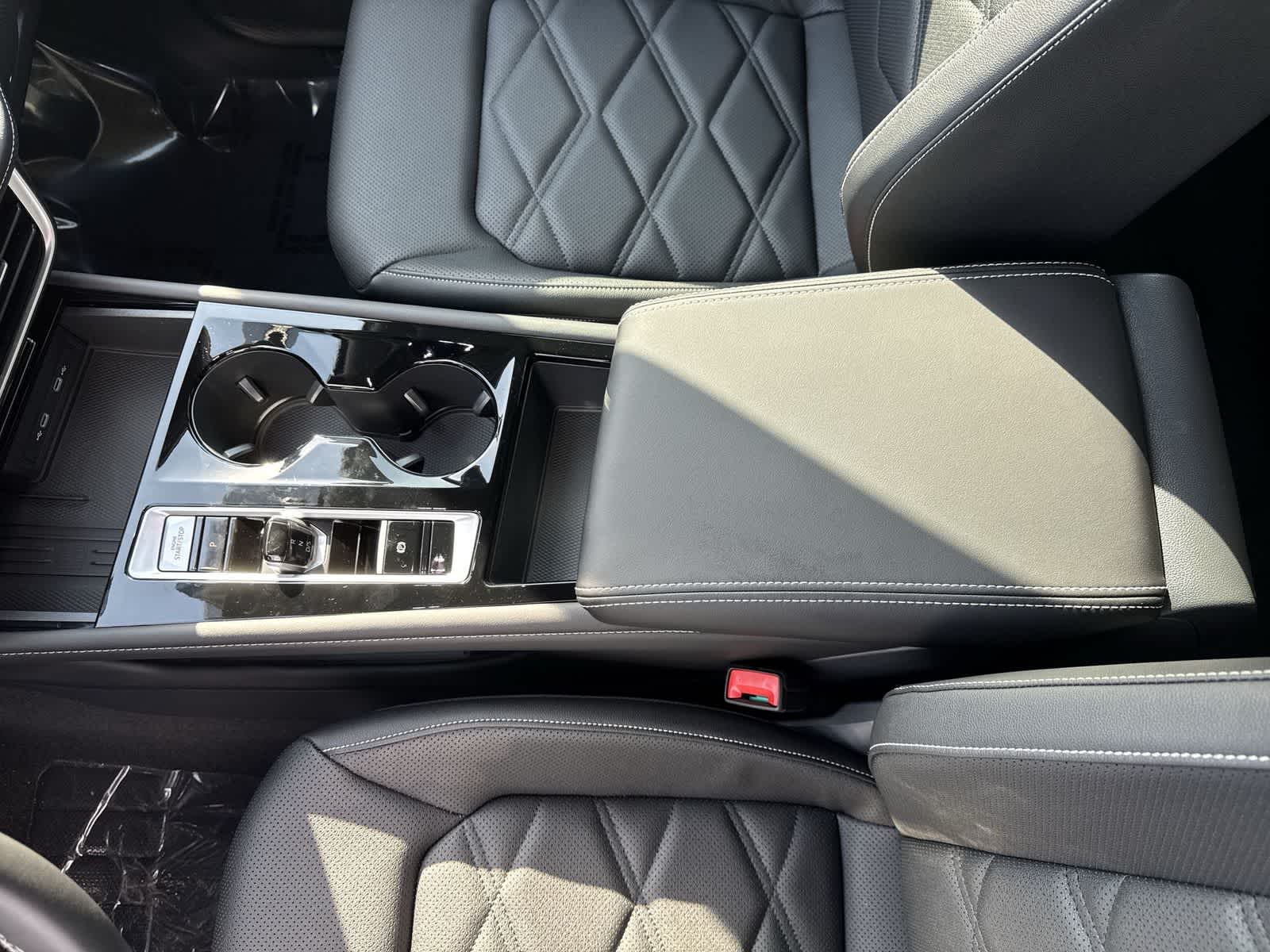 Volkswagen Atlas 2.0T SE con tecnología 2026
