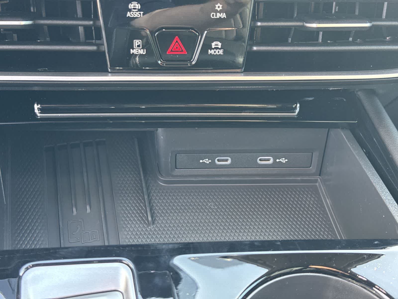 Volkswagen Atlas 2.0T SE con tecnología 2026