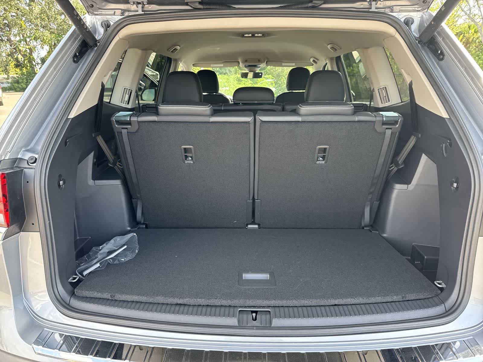 Volkswagen Atlas 2.0T SE con tecnología 2026