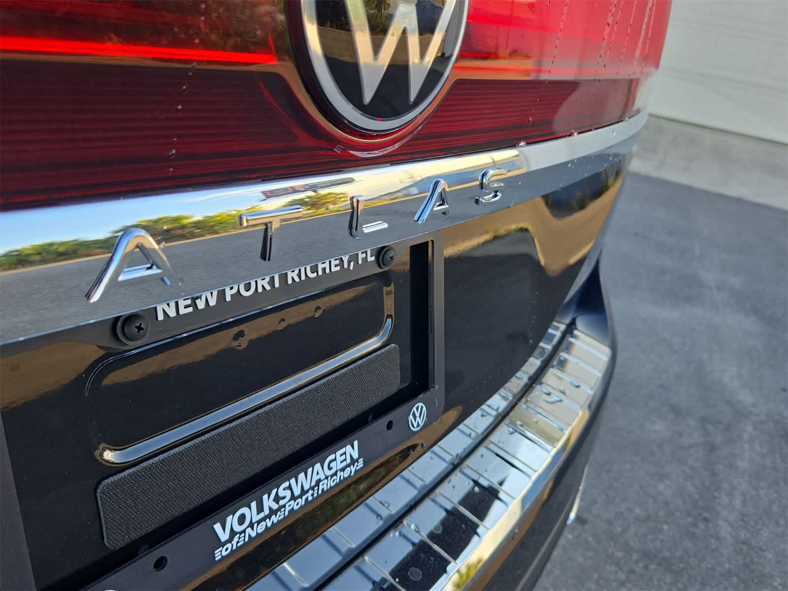 Volkswagen Atlas 2.0T SE con tecnología 2026