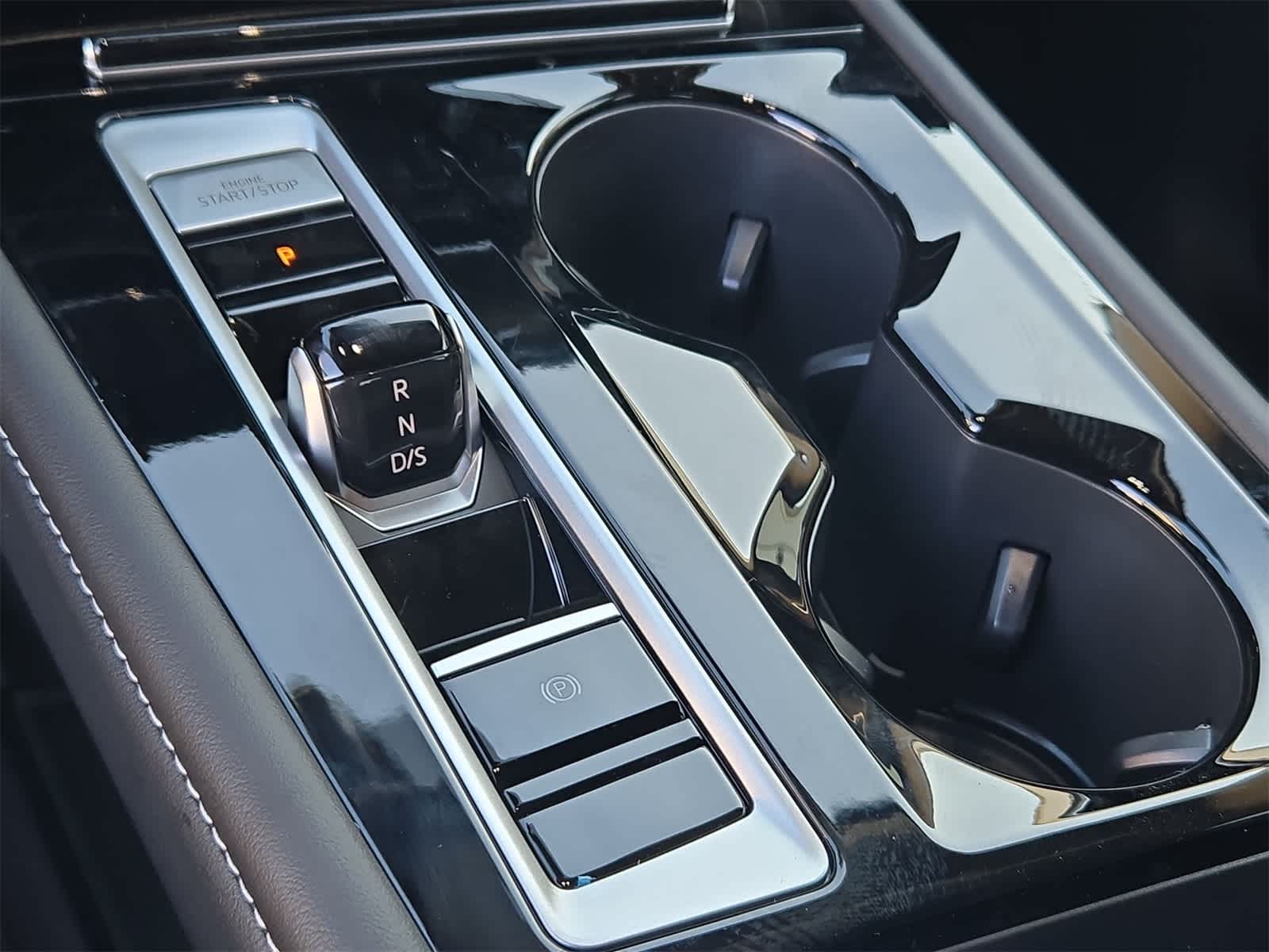 Volkswagen Atlas 2.0T SE con tecnología 2026