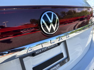 Volkswagen Atlas 2.0T SE con tecnología 2026