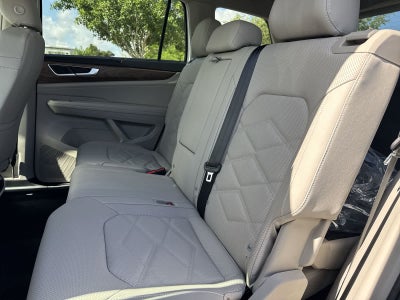 Volkswagen Atlas 2.0T SE con tecnología 2026