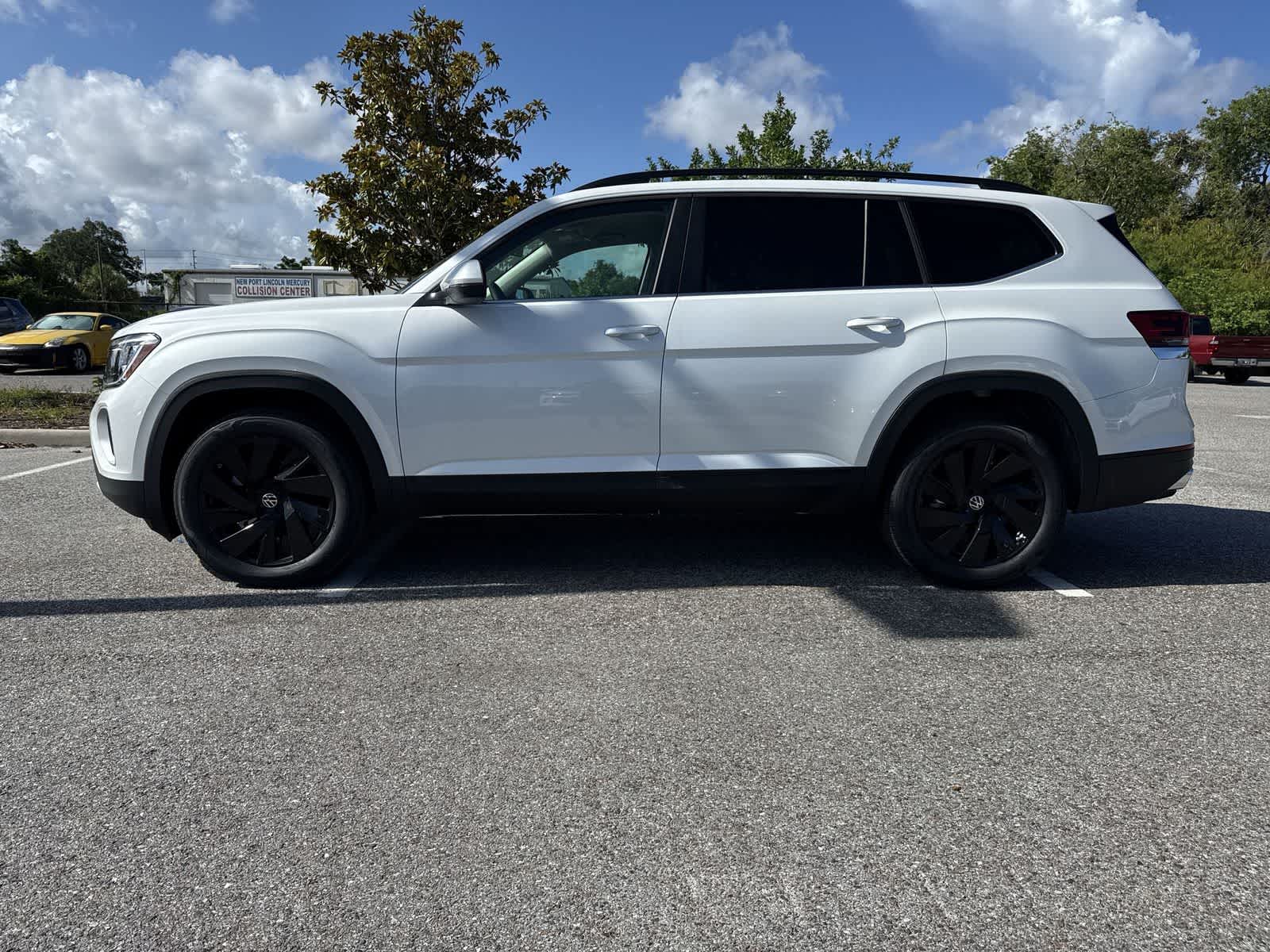 Volkswagen Atlas 2.0T SE con tecnología 2026