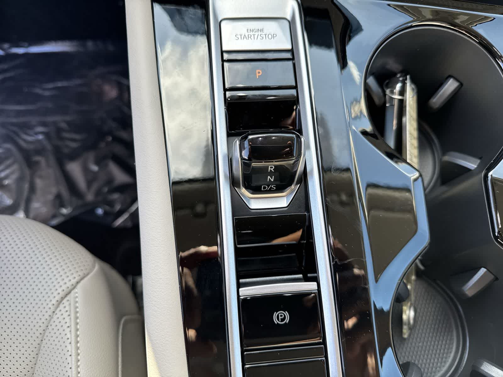 Volkswagen Atlas 2.0T SE con tecnología 2026