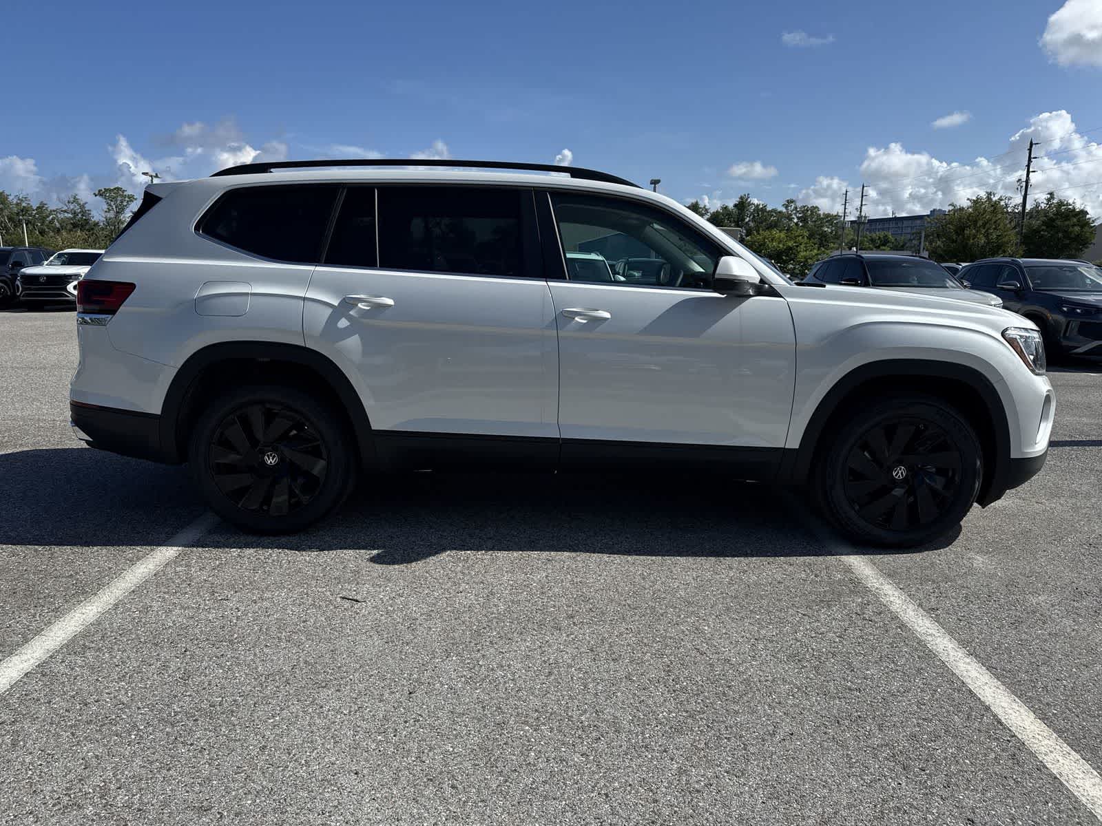 Volkswagen Atlas 2.0T SE con tecnología 2026