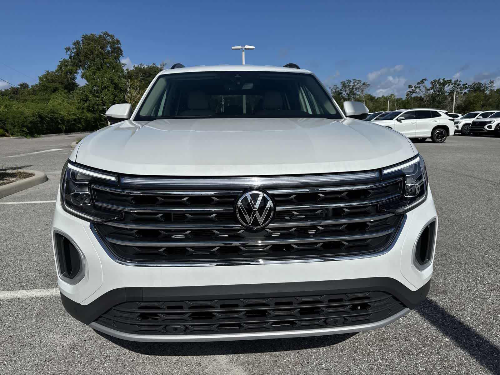 Volkswagen Atlas 2.0T SE con tecnología 2026