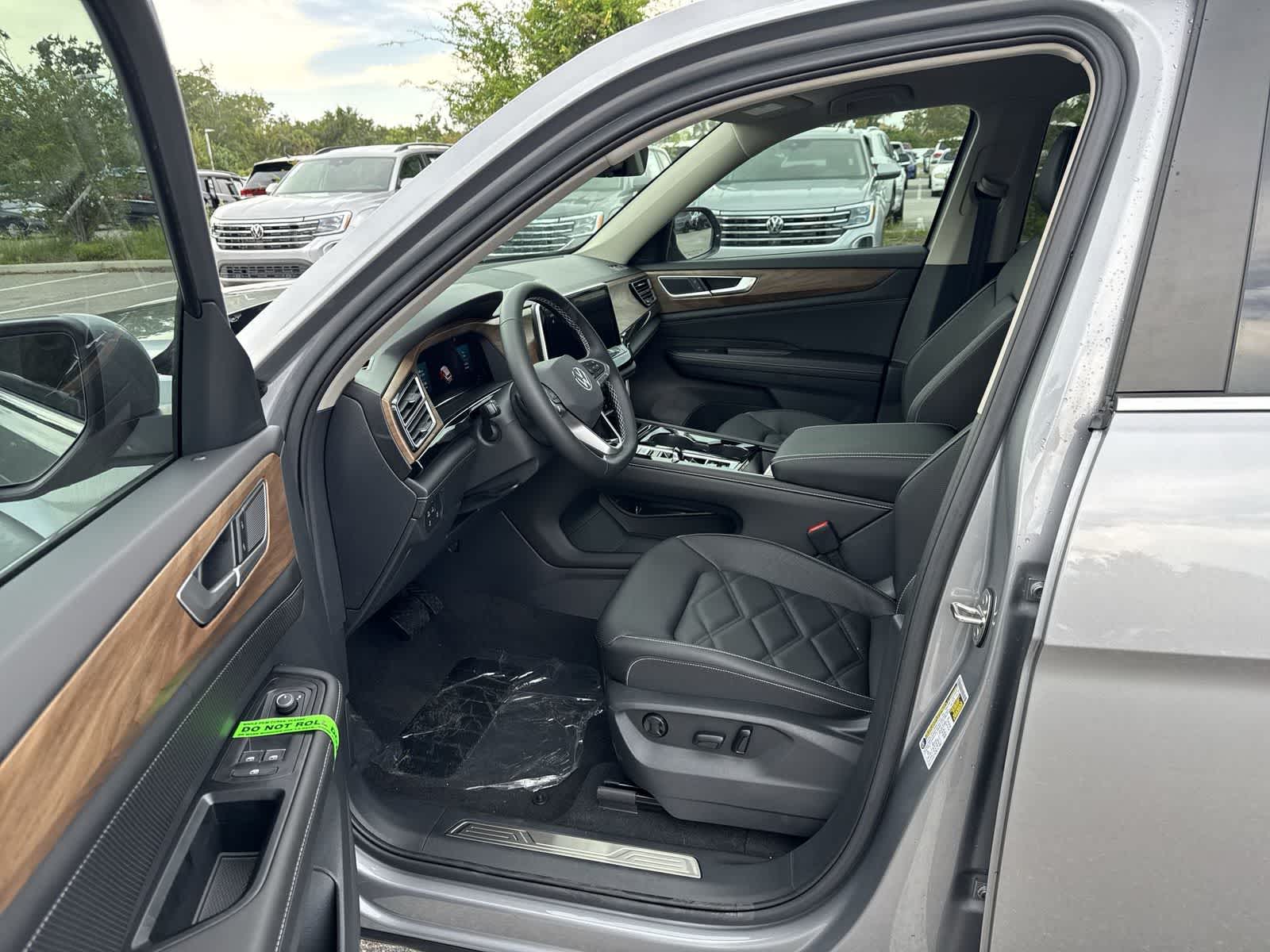 Volkswagen Atlas 2.0T SE con tecnología 2026