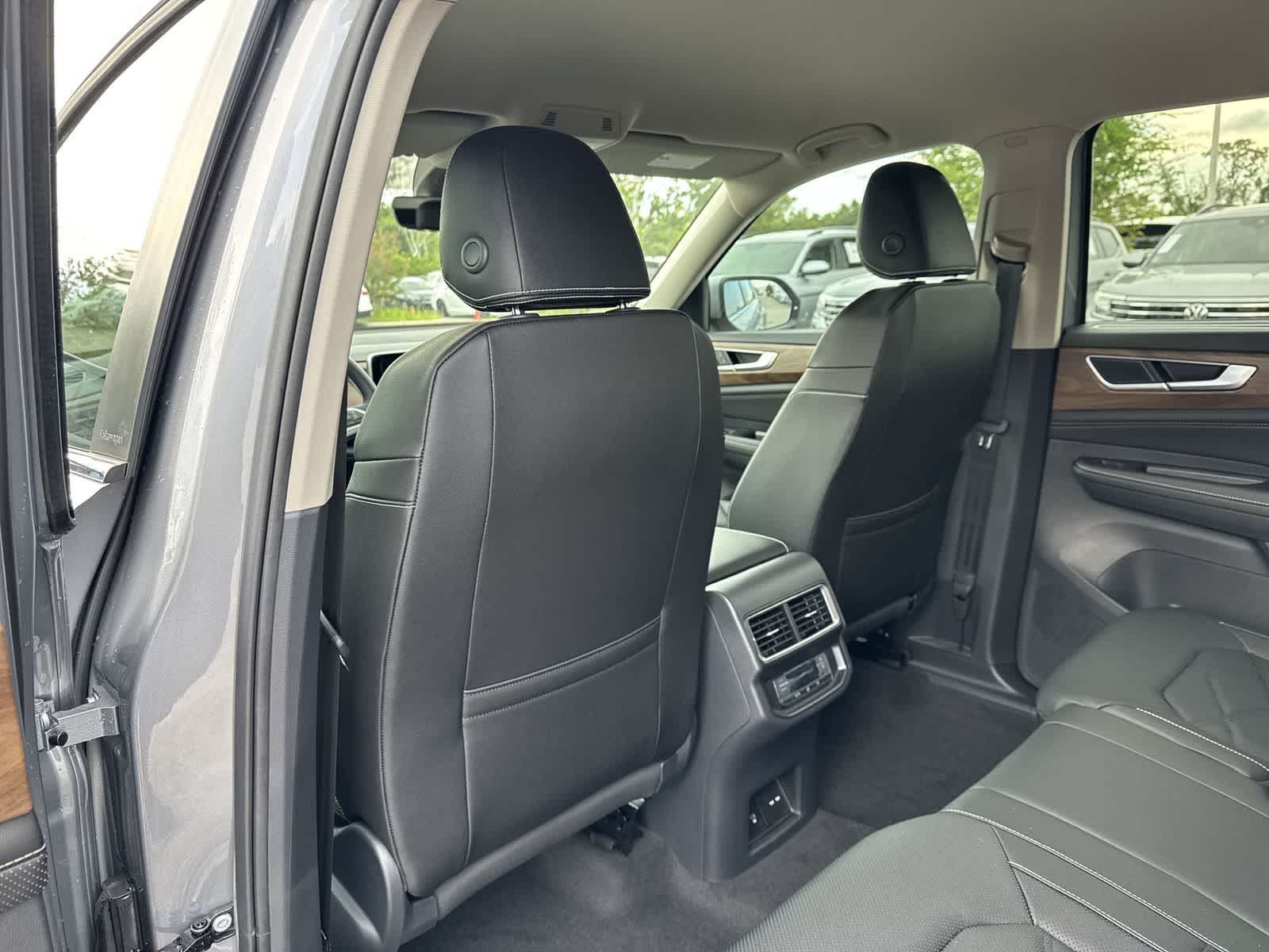 Volkswagen Atlas 2.0T SE con tecnología 2026