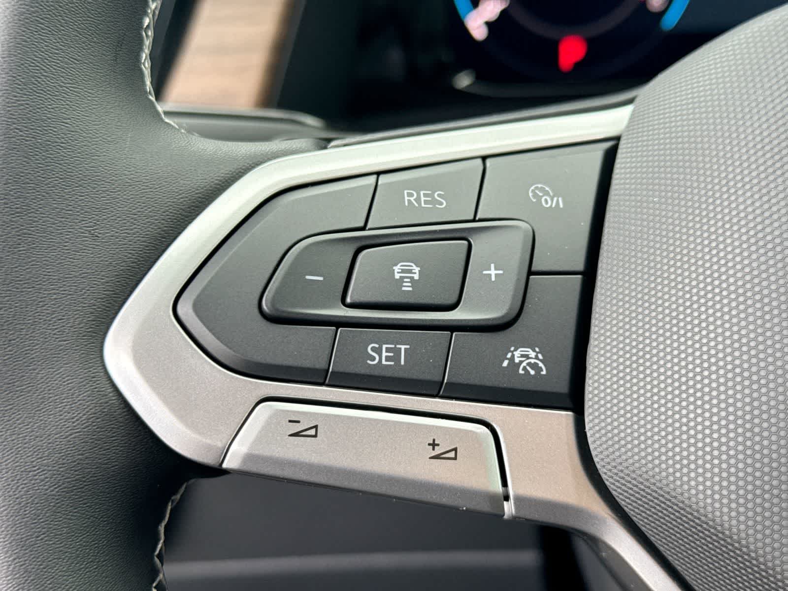 Volkswagen Atlas 2.0T SE con tecnología 2026