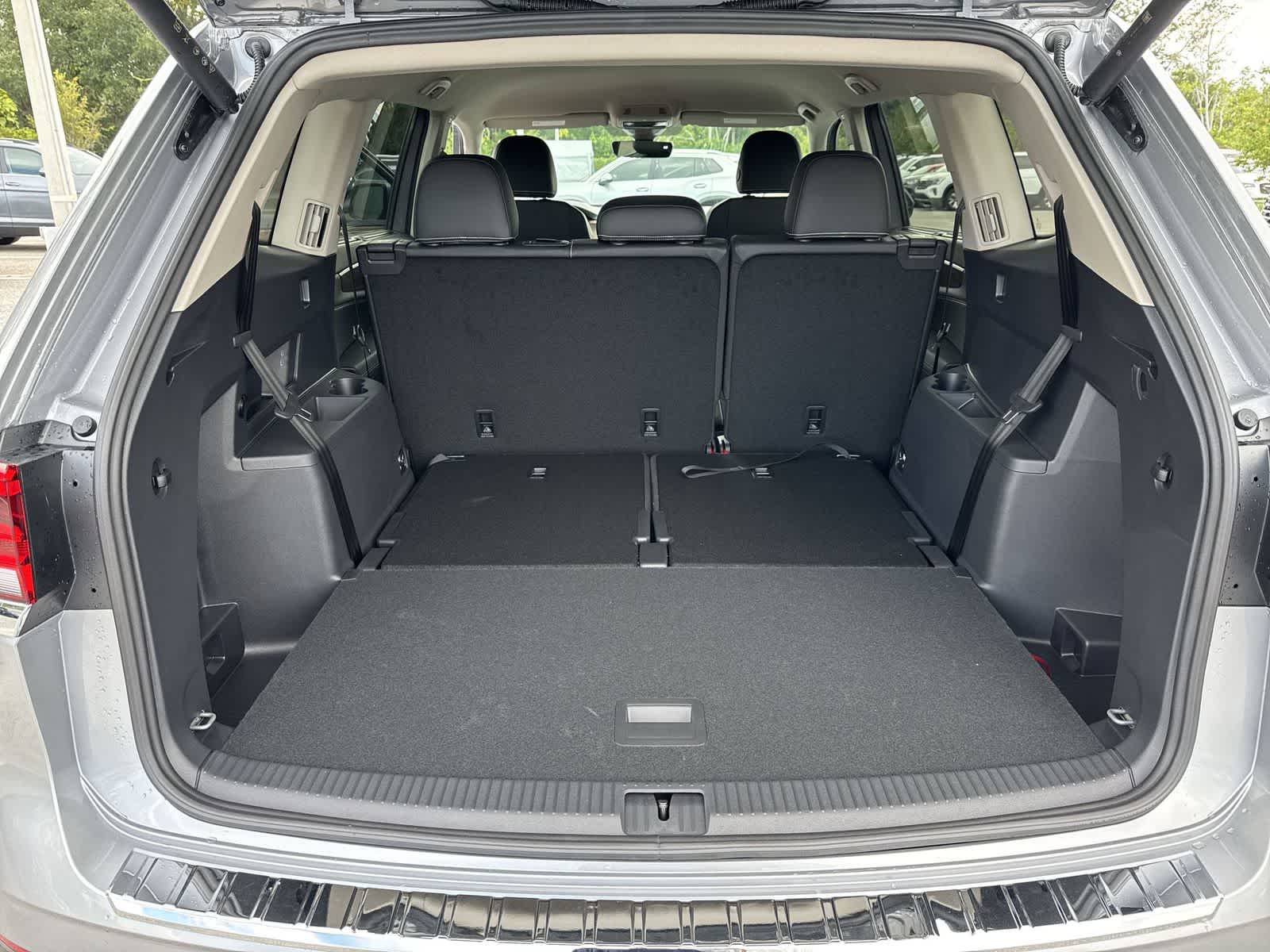 Volkswagen Atlas 2.0T SE con tecnología 2026