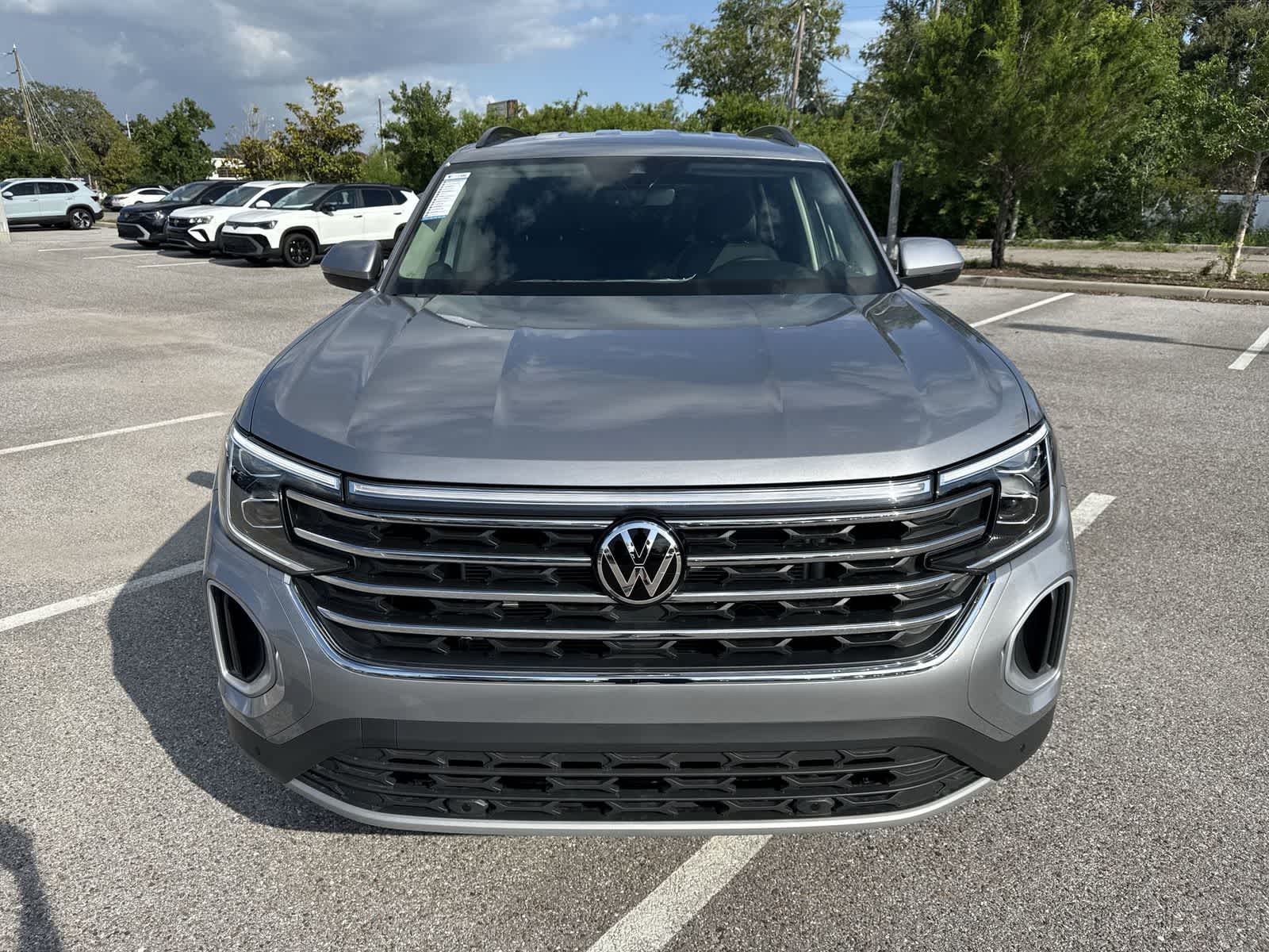 Volkswagen Atlas 2.0T SE con tecnología 2026