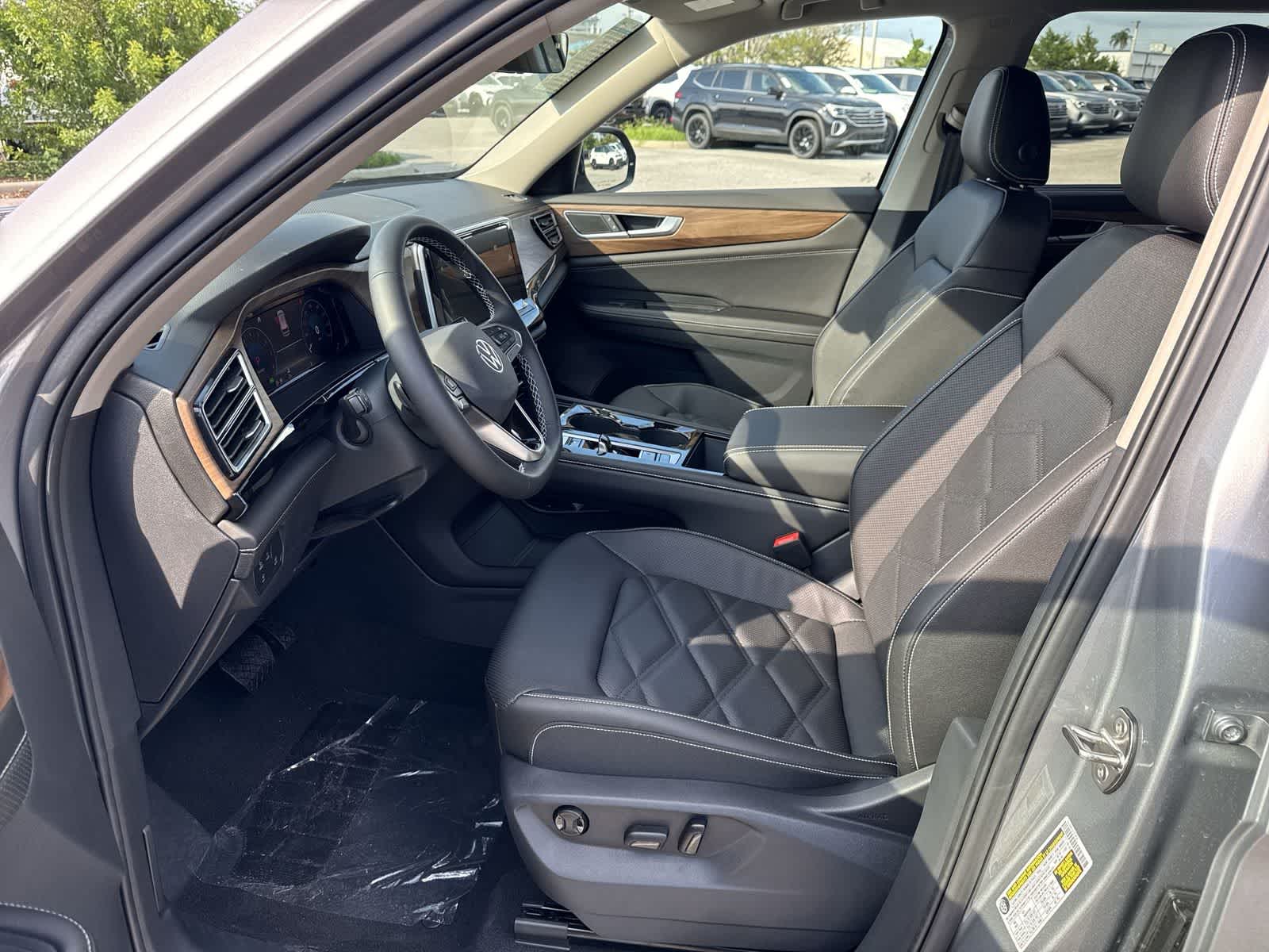 Volkswagen Atlas 2.0T SE con tecnología 2026