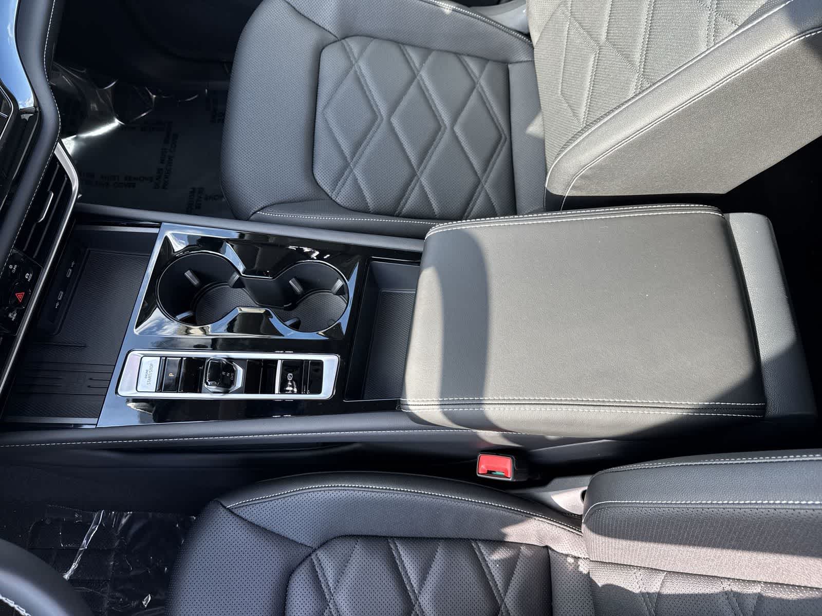 Volkswagen Atlas 2.0T SE con tecnología 2026