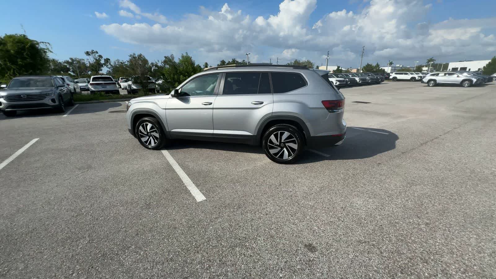 Volkswagen Atlas 2.0T SE con tecnología 2026
