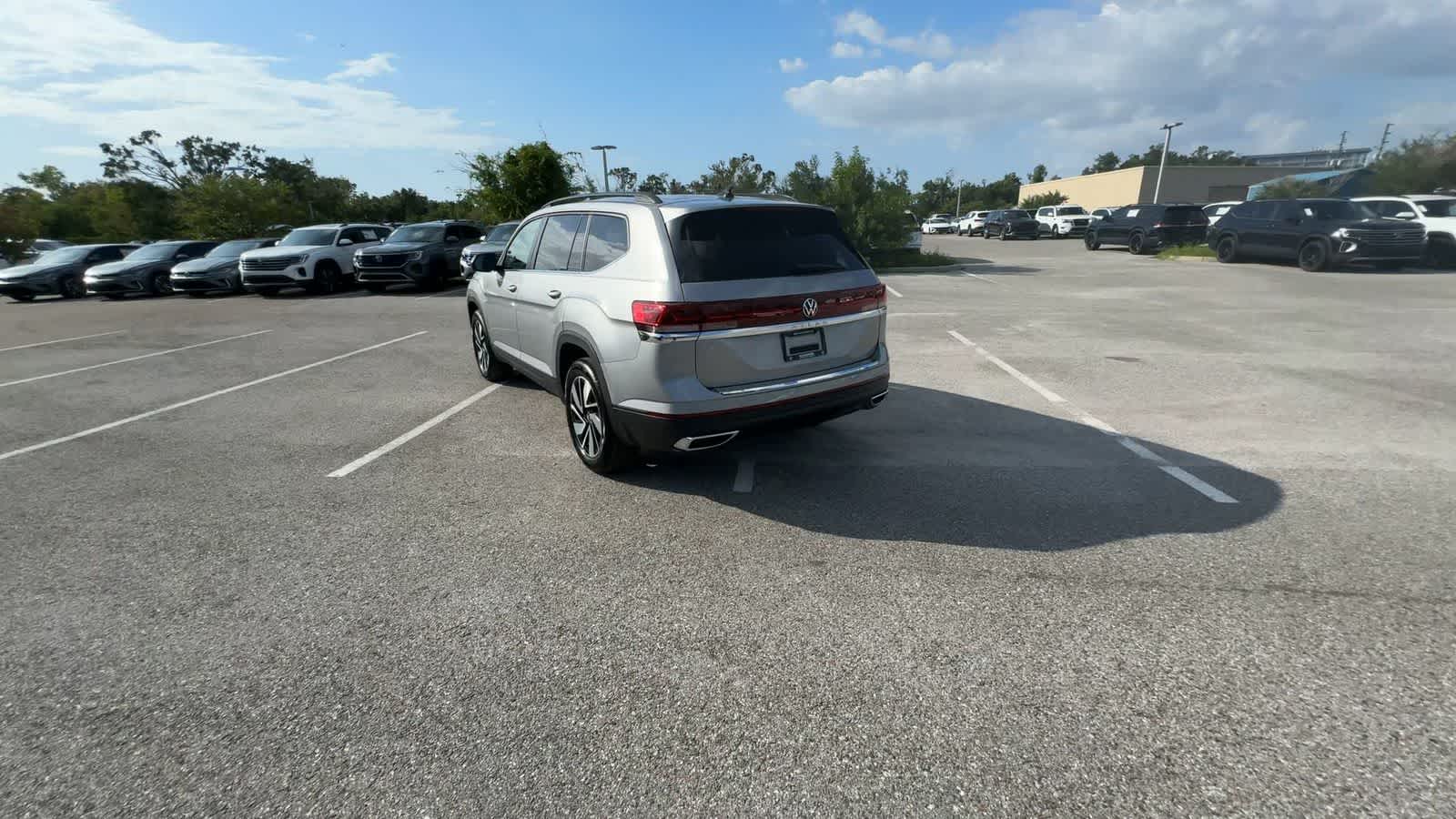 Volkswagen Atlas 2.0T SE con tecnología 2026