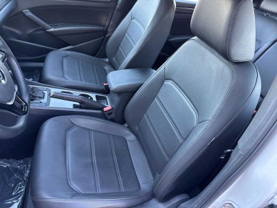 Volkswagen Passat 2.0T R-Line 2022