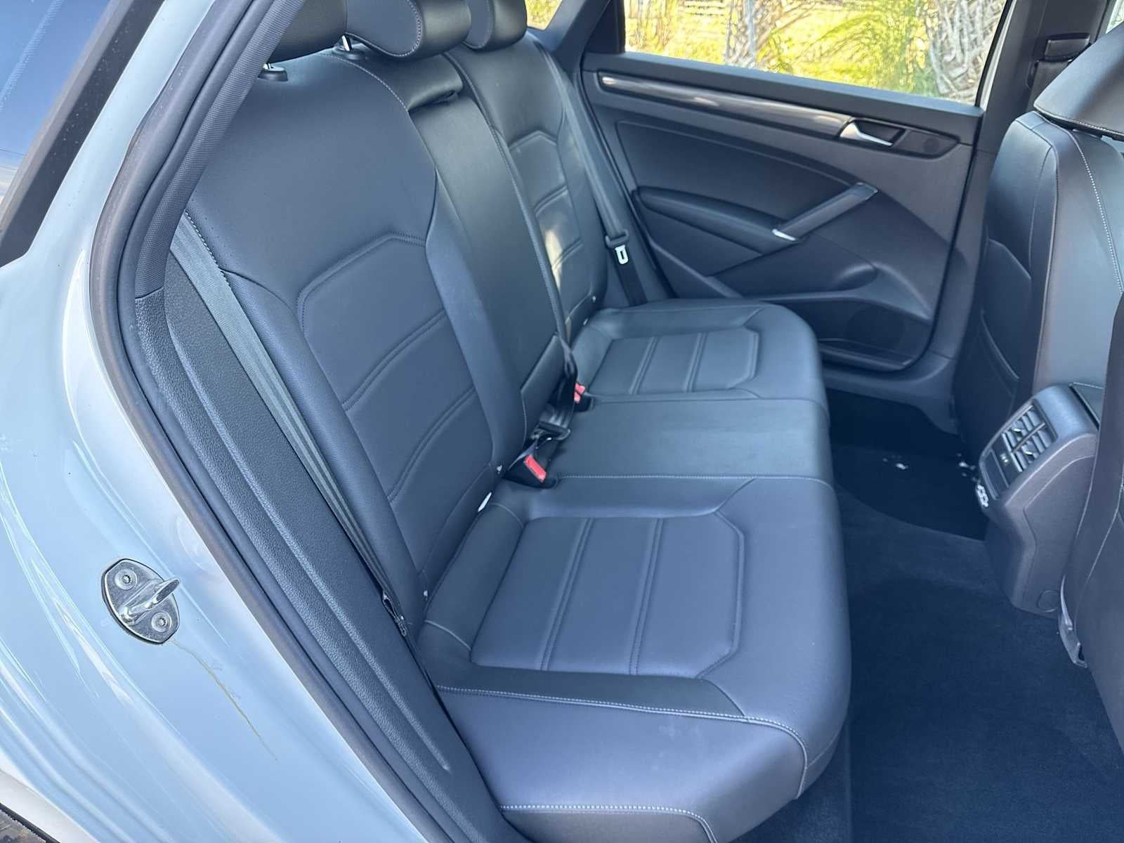 Volkswagen Passat 2.0T R-Line 2022