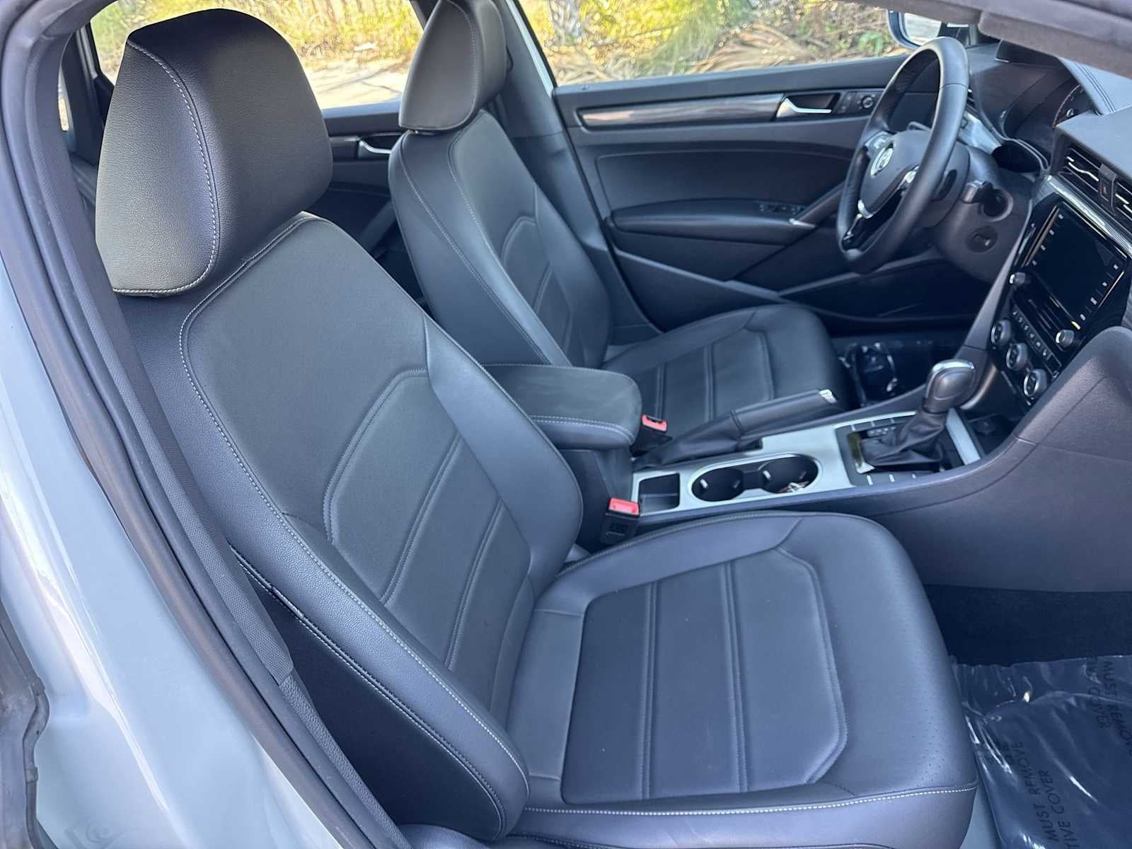 Volkswagen Passat 2.0T R-Line 2022