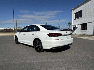 Volkswagen Passat 2.0T R-Line 2022