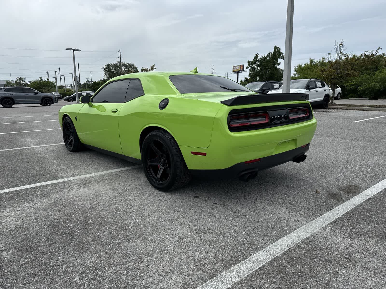 Dodge Challenger SRT Hellcat Jailbreak 2023