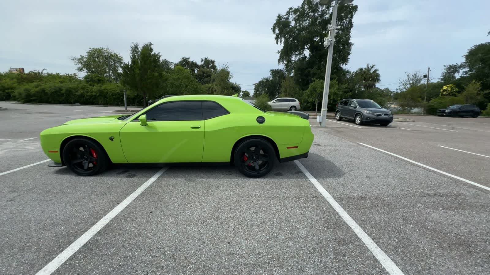 Dodge Challenger SRT Hellcat Jailbreak 2023