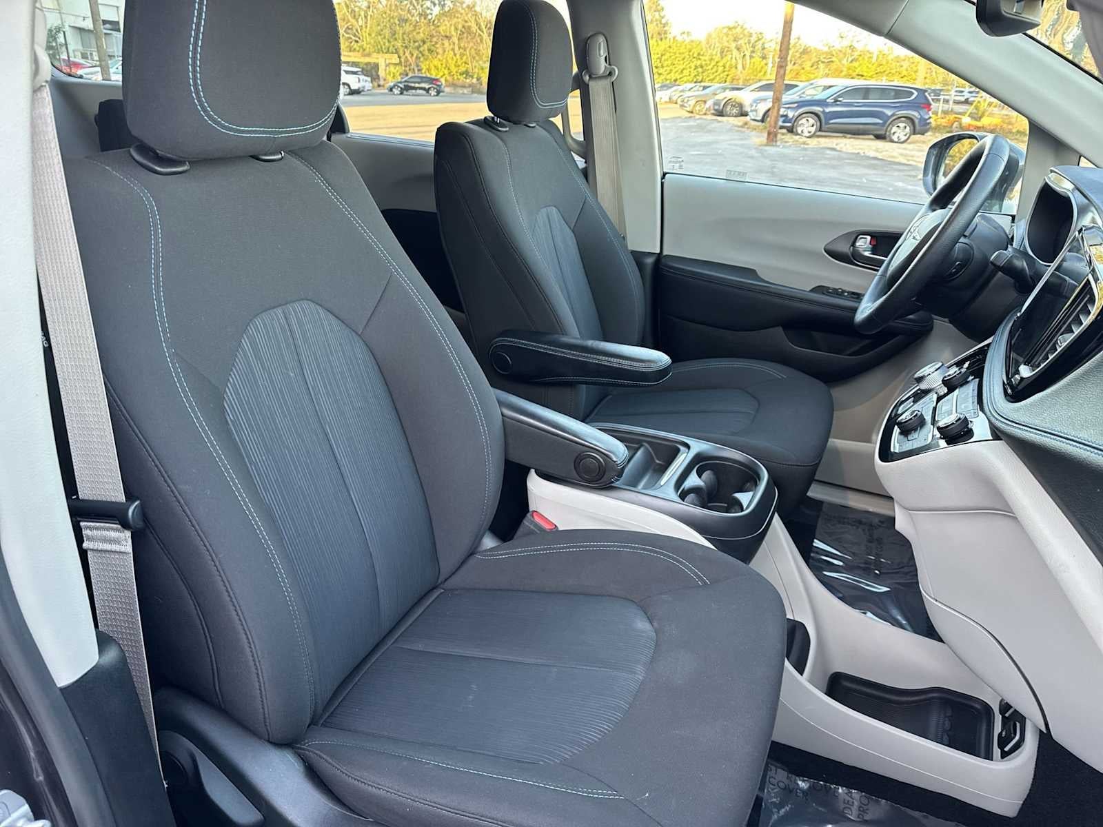 Chrysler Pacifica Touring 2021