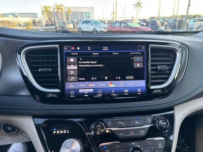 Chrysler Pacifica Touring 2021