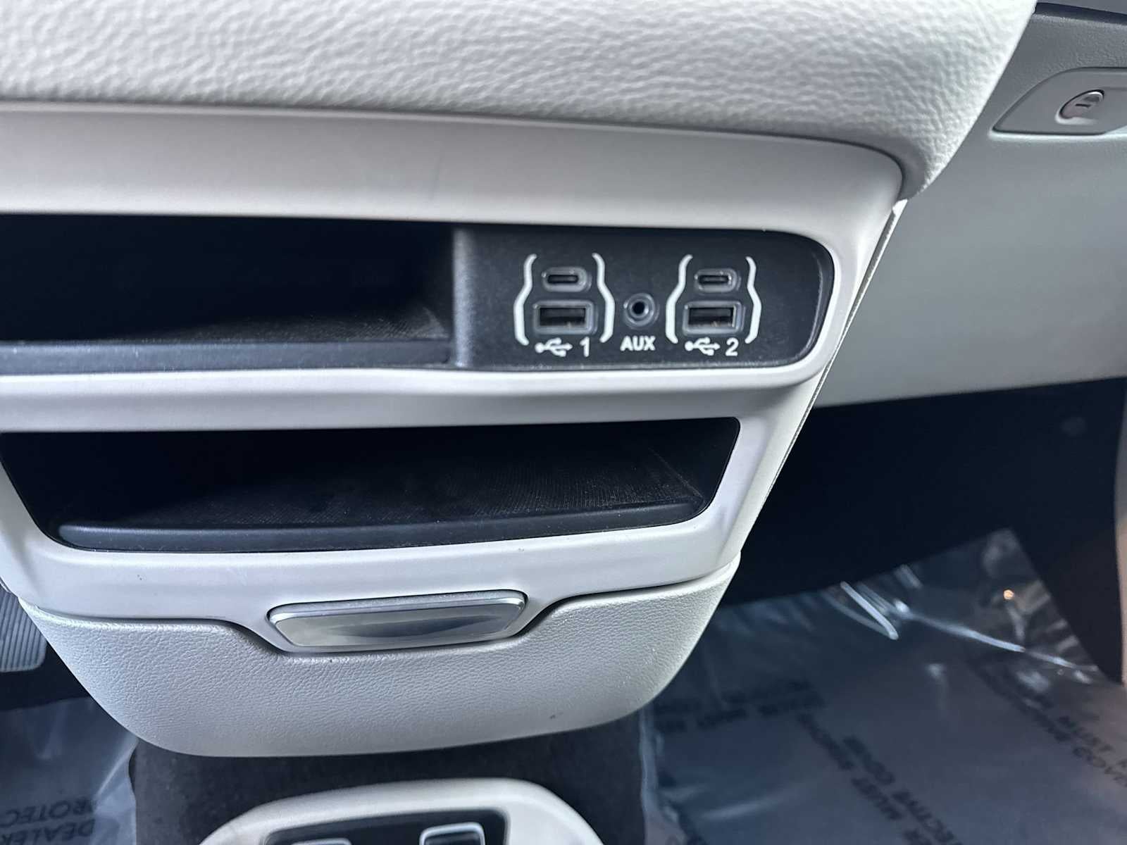 Chrysler Pacifica Touring 2021