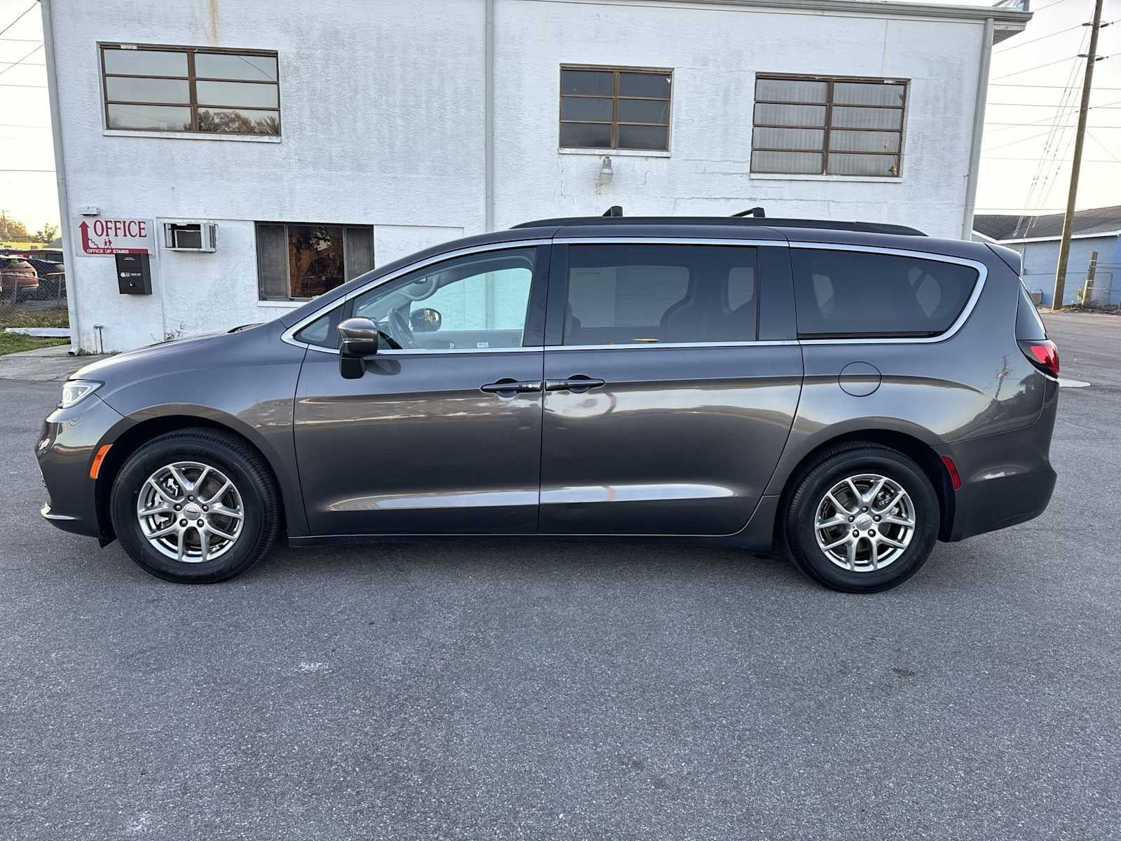 Chrysler Pacifica Touring 2021
