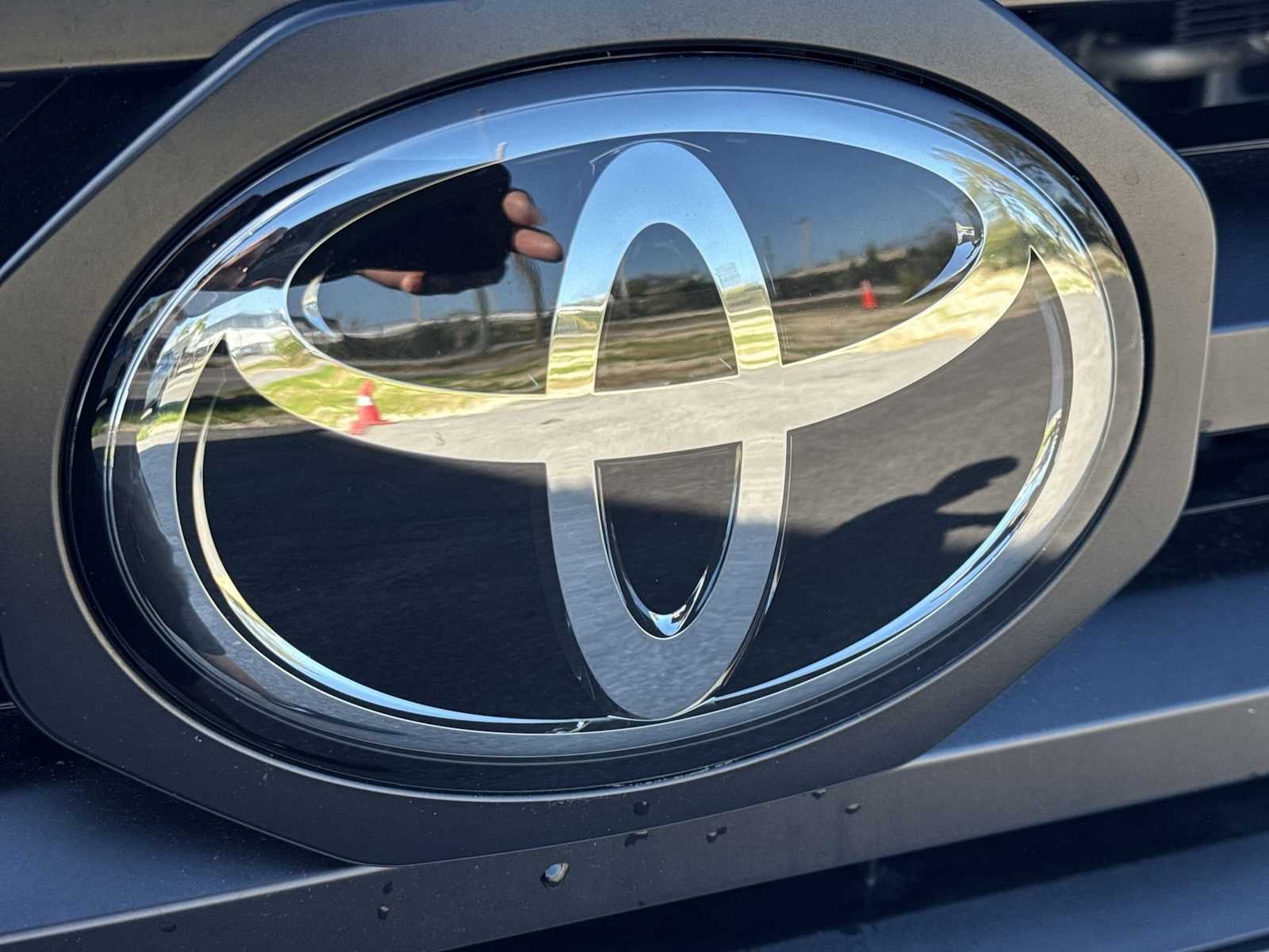 Toyota Tacoma SR 2023