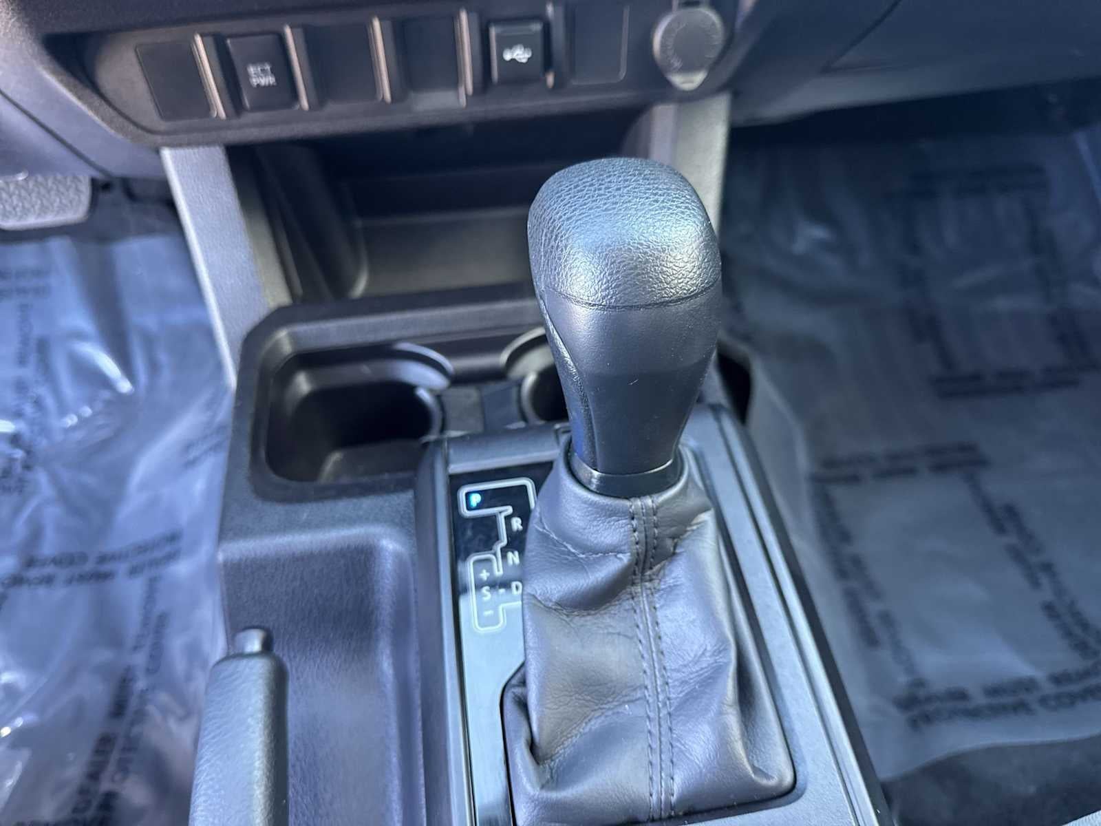 Toyota Tacoma SR 2023