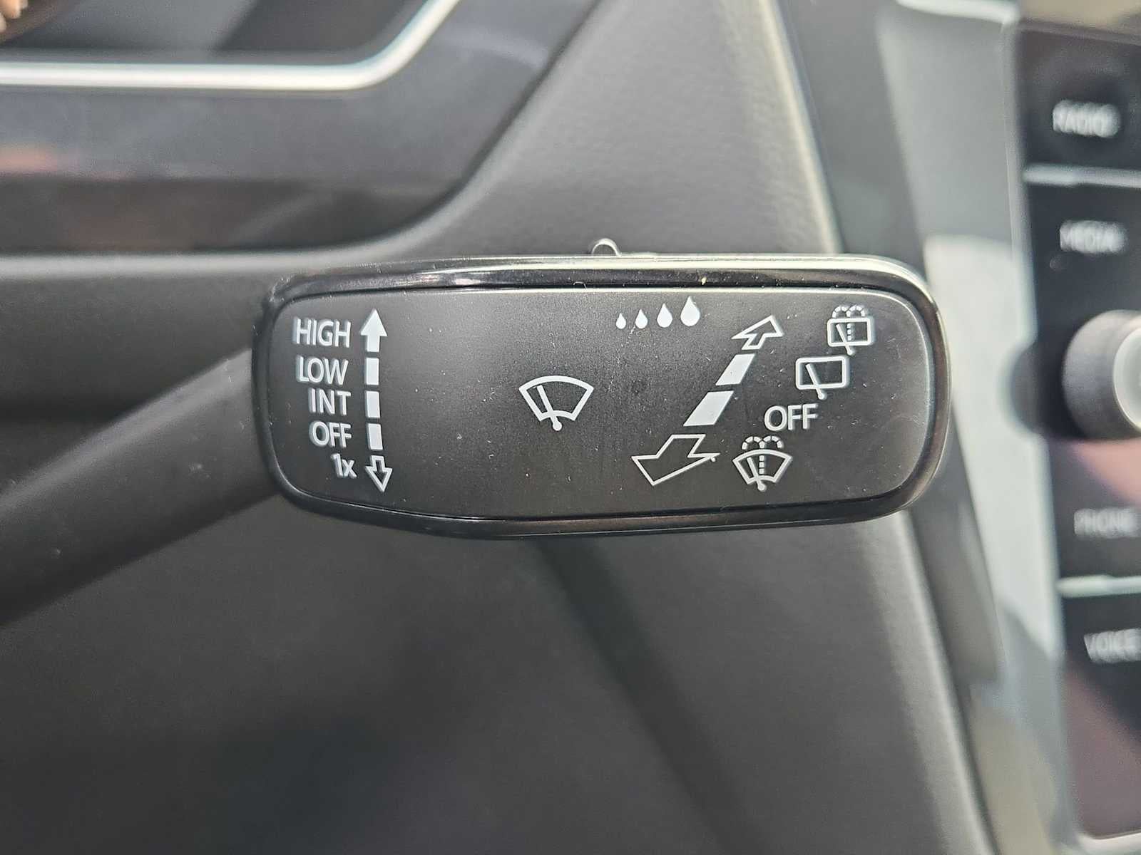 Volkswagen Tiguan SEL R-Line 2019