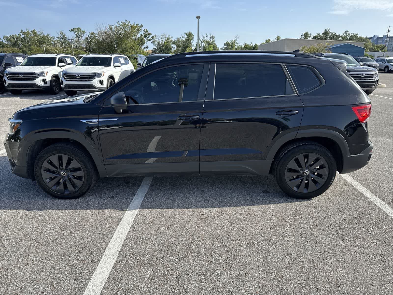 Volkswagen Taos S 2024