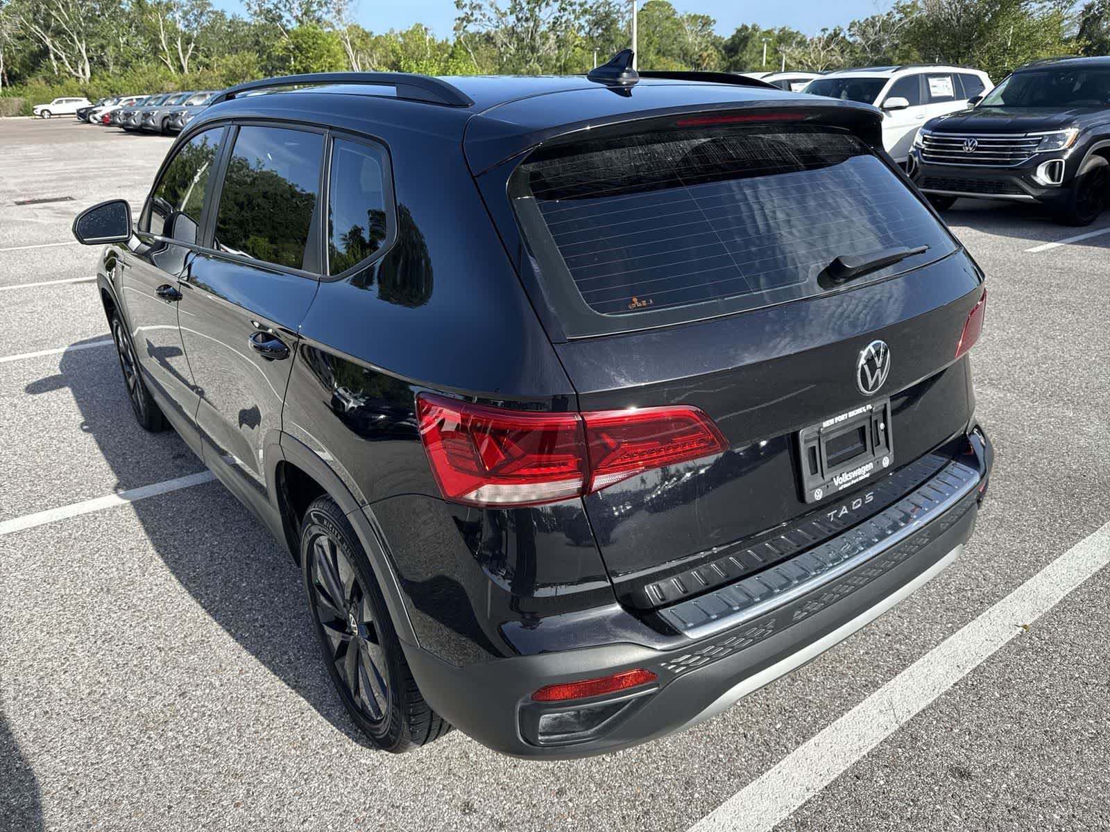 Volkswagen Taos S 2024