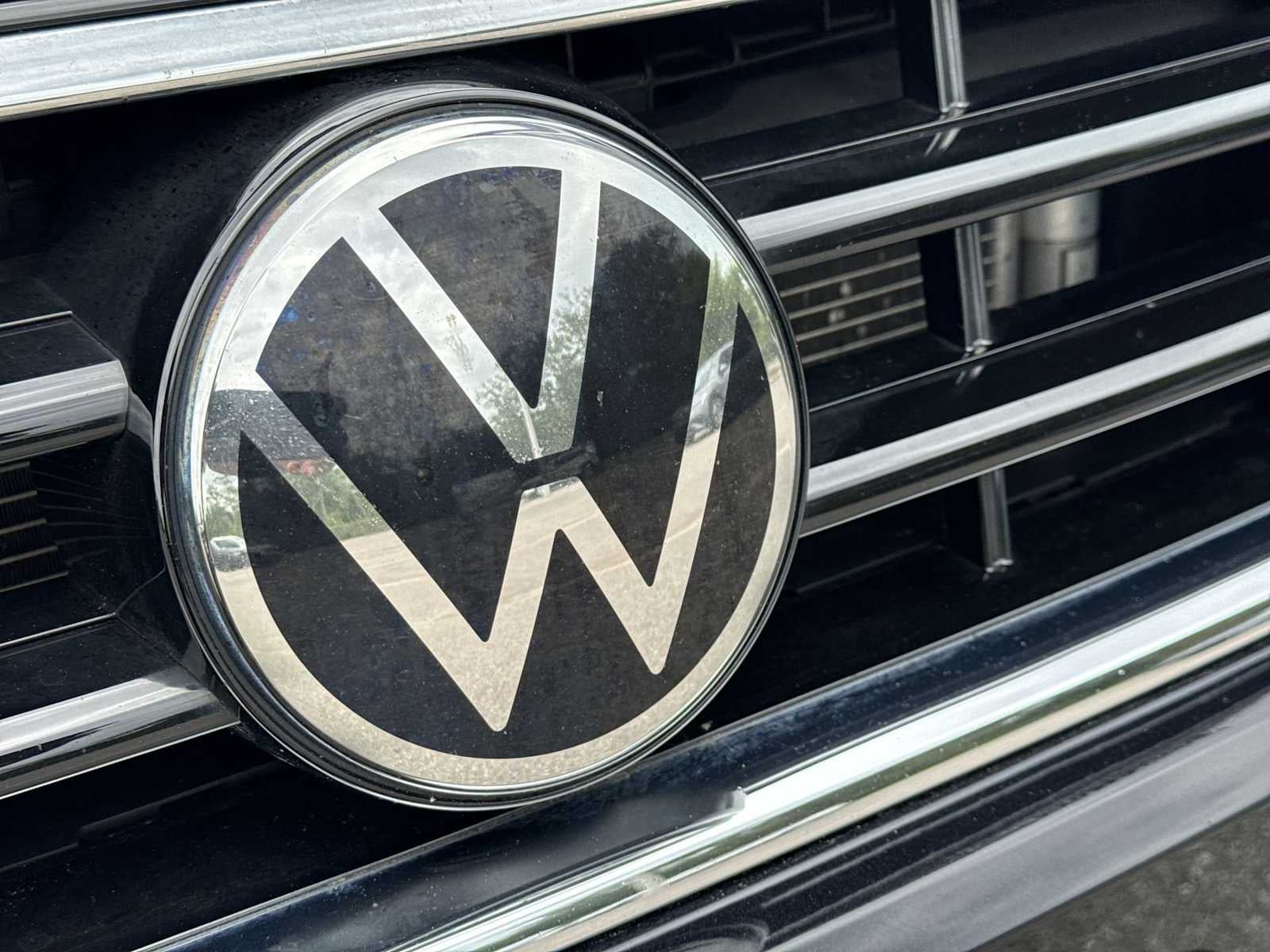 2022 Volkswagen Tiguan SE R-Line Negro