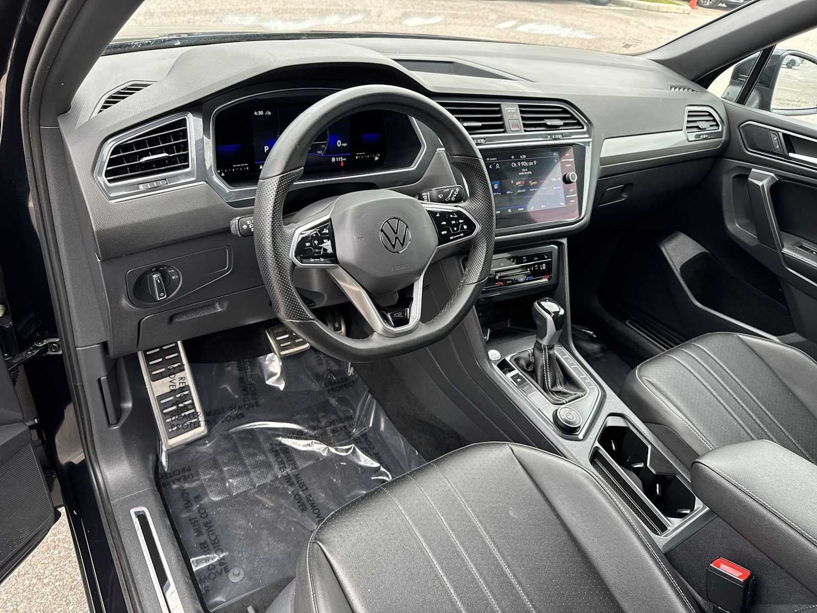 2022 Volkswagen Tiguan SE R-Line Negro