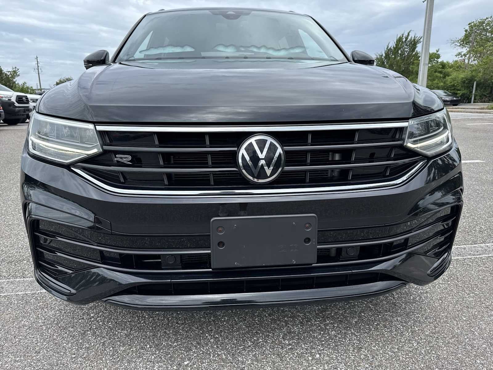 2022 Volkswagen Tiguan SE R-Line Negro