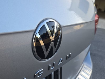 2023 Volkswagen Tiguan SE R-Line Negro