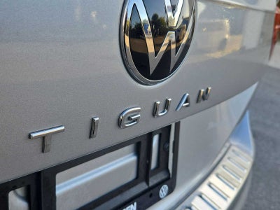 2023 Volkswagen Tiguan SE R-Line Negro