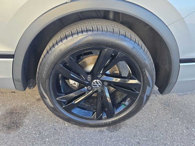 2023 Volkswagen Tiguan SE R-Line Negro